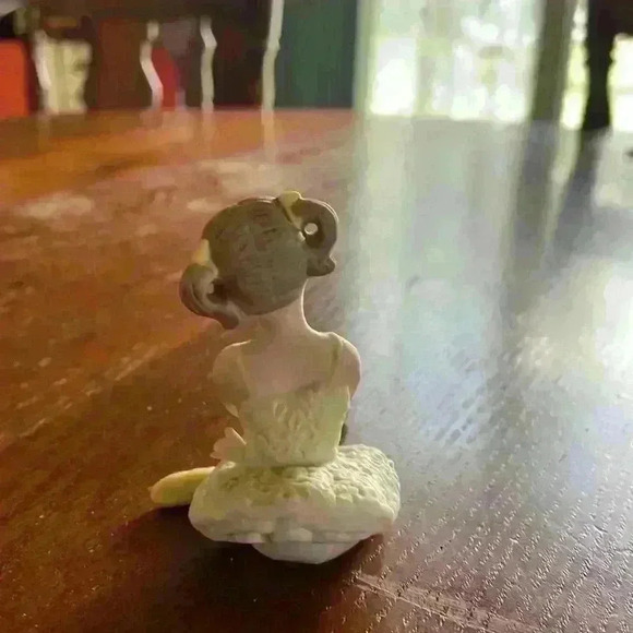 Ballerina figurine‎ - Picture 2 of 3